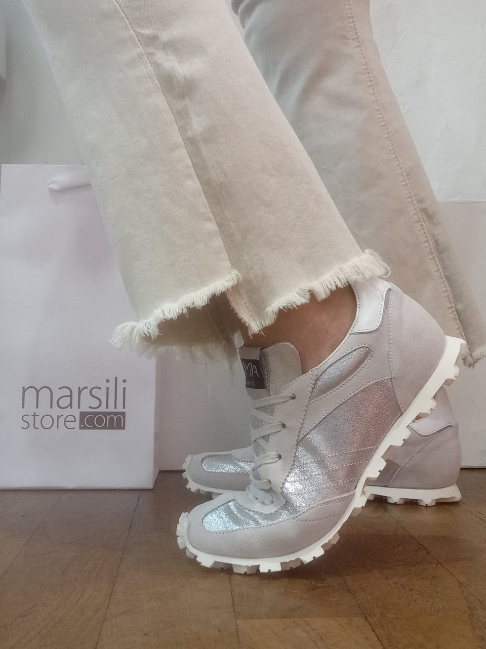 sneakers atletic