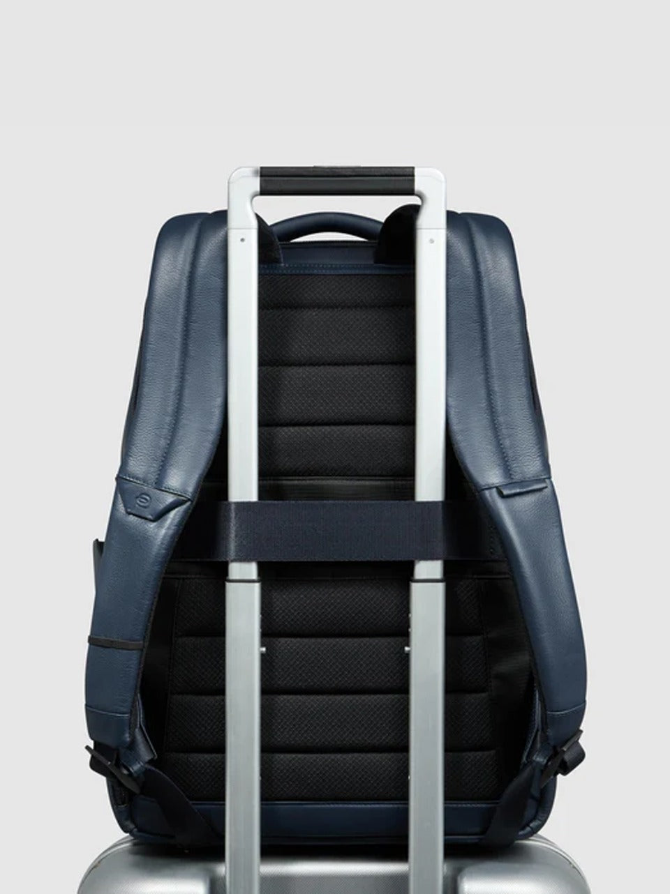 zaino 15'' zip verticale CA6767W137 BLU PIQUADRO