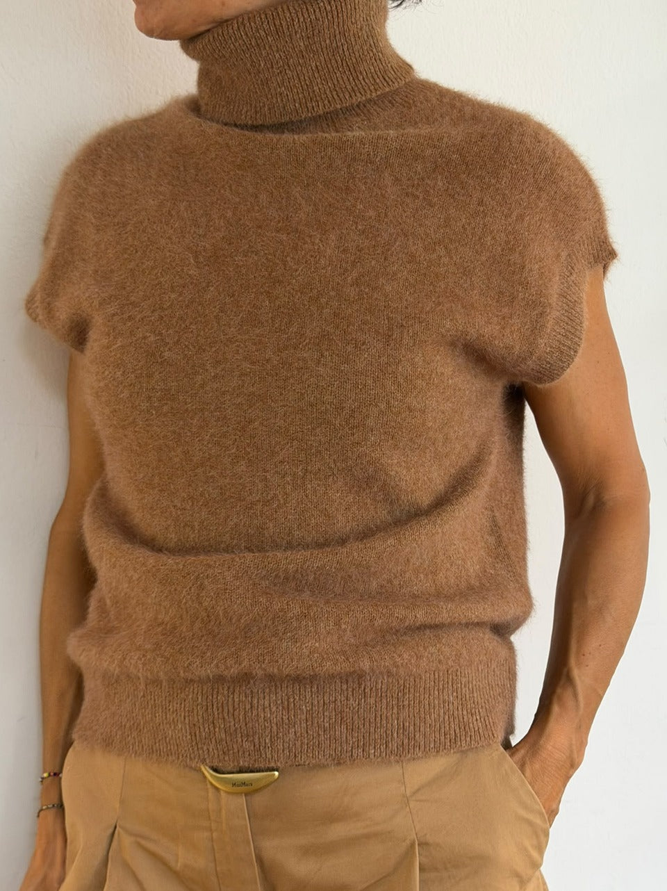 maglia collo alto smanicata X78 005 QUILISIA
