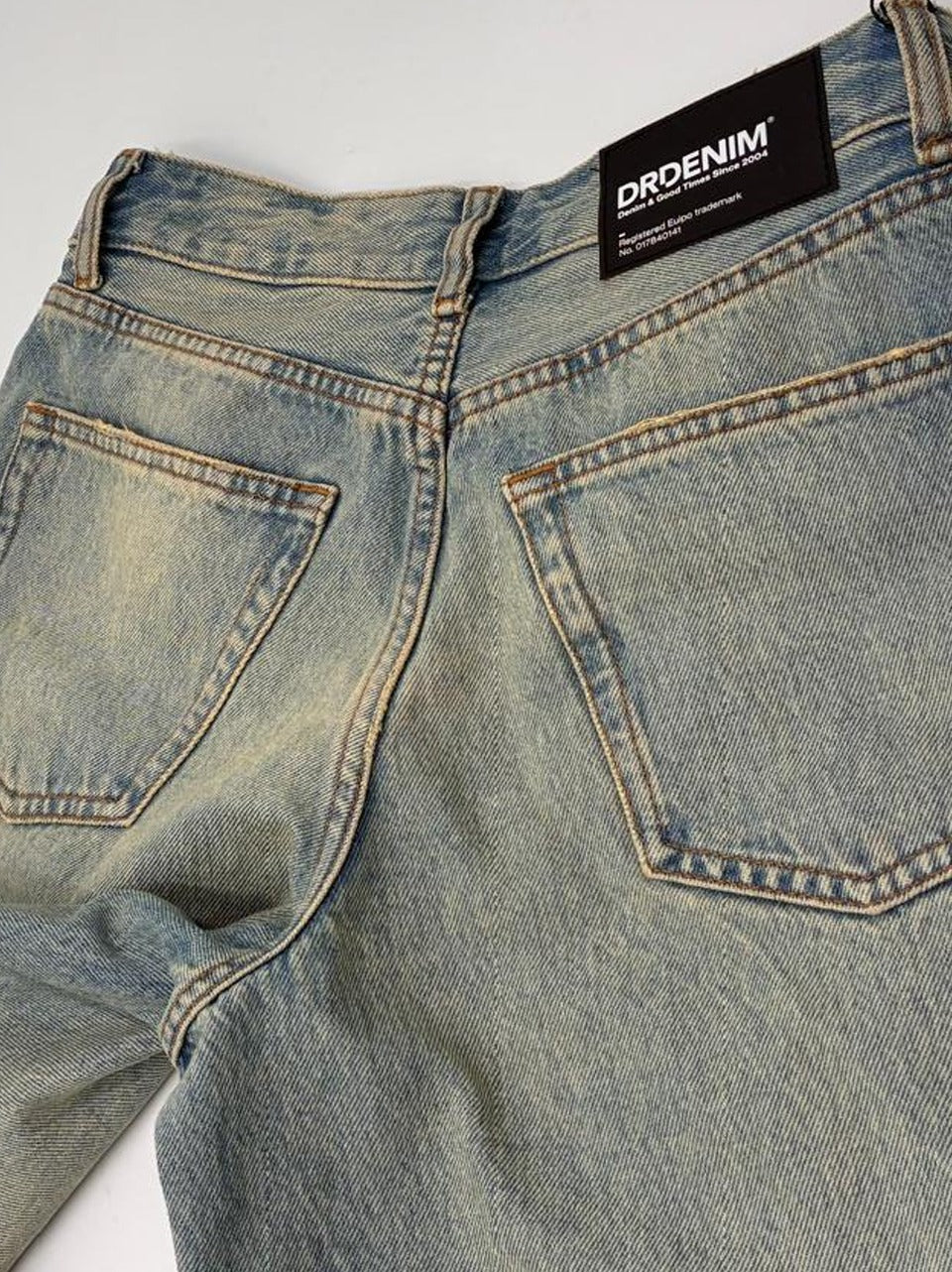 bree shorts over 26 10101 SKY AGEND Dr DENIM