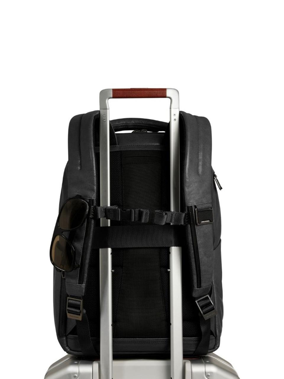 zaino 15,6''in pelle bufalo CA7022S141 NERO PIQUADRO