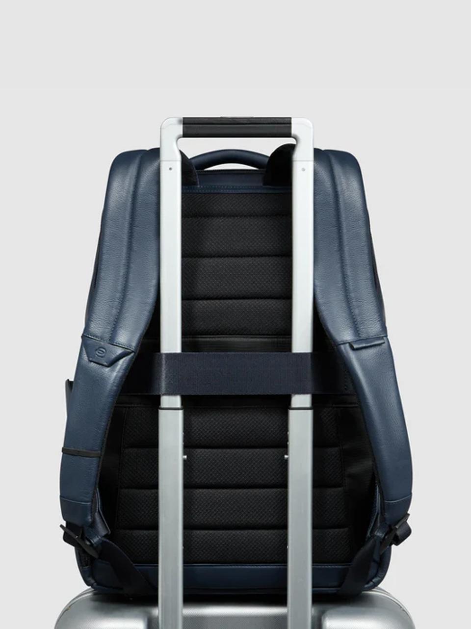 zaino 15'' zip verticale CA6767W137 BLU PIQUADRO