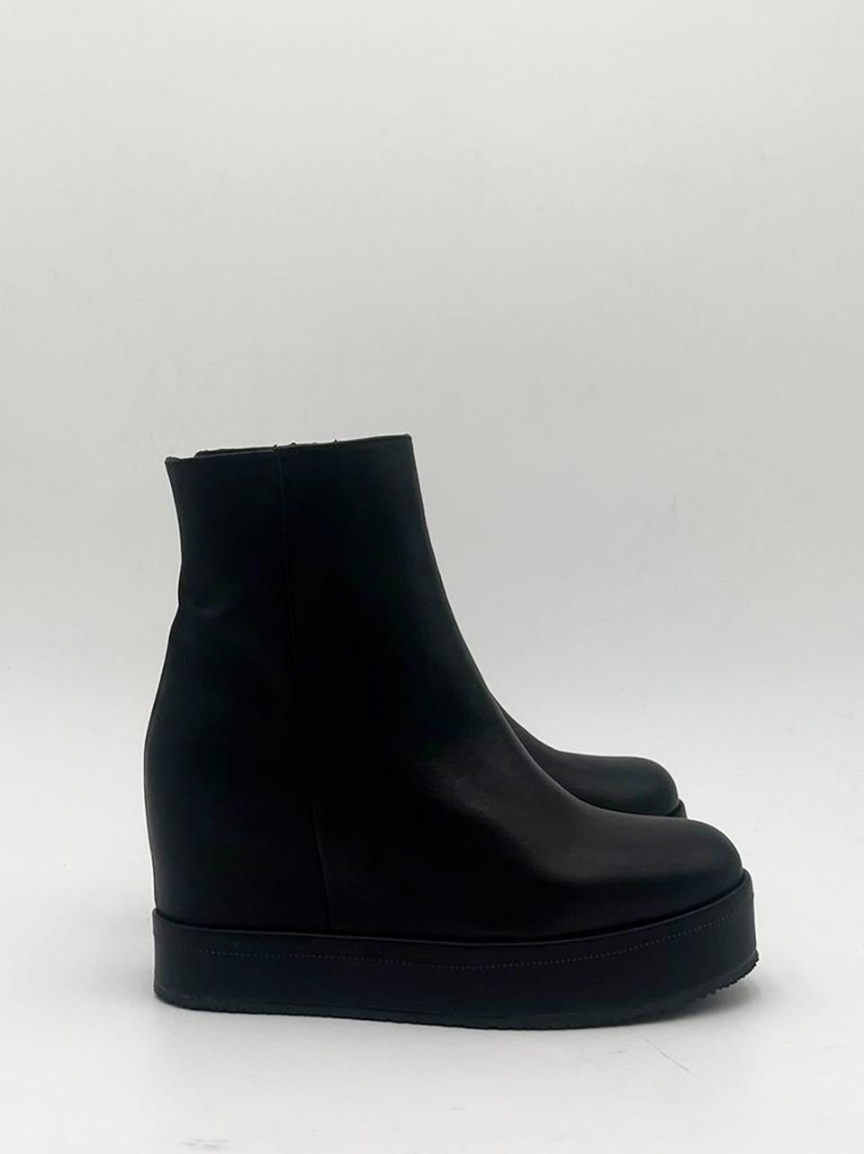 stivaletto con zip e zeppa interna con fondo fasciato DI25-185 NERO MICHAEL DASS