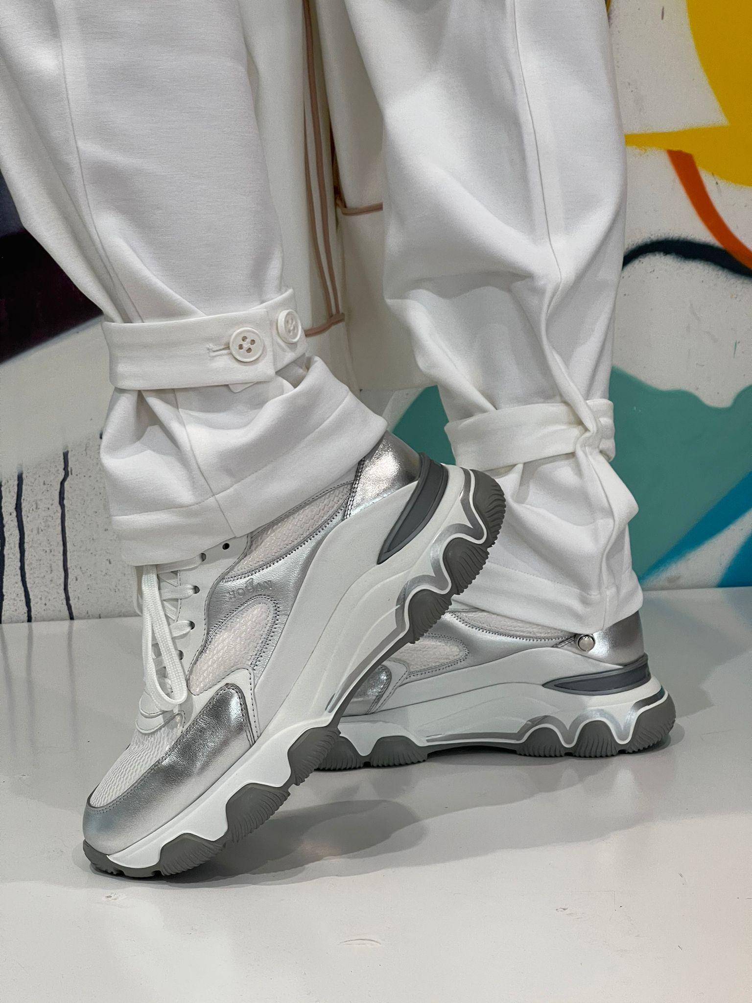 1703 COULISSE B MICHAEL DASS