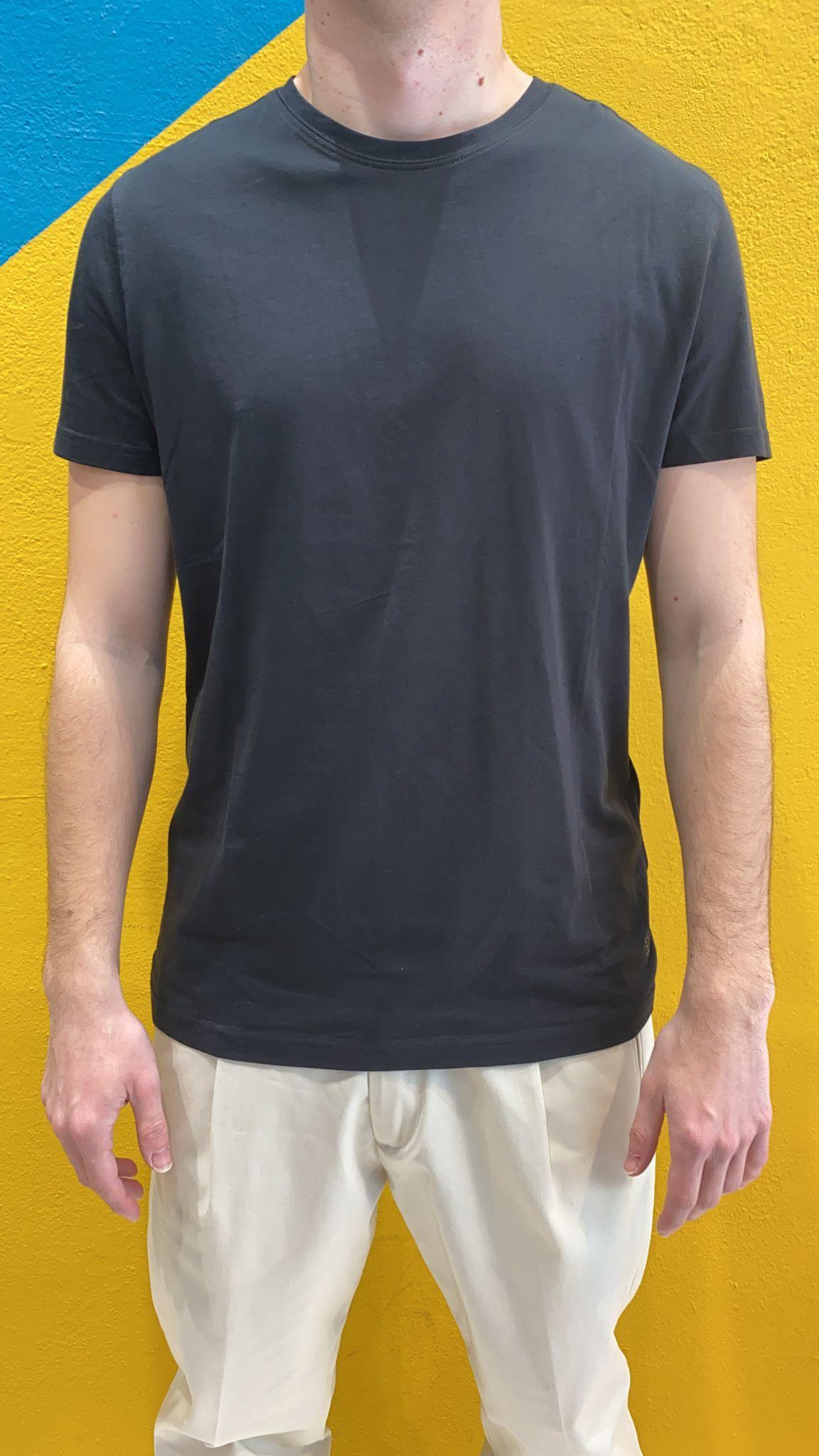 OF12S2T003 NERO outFIT