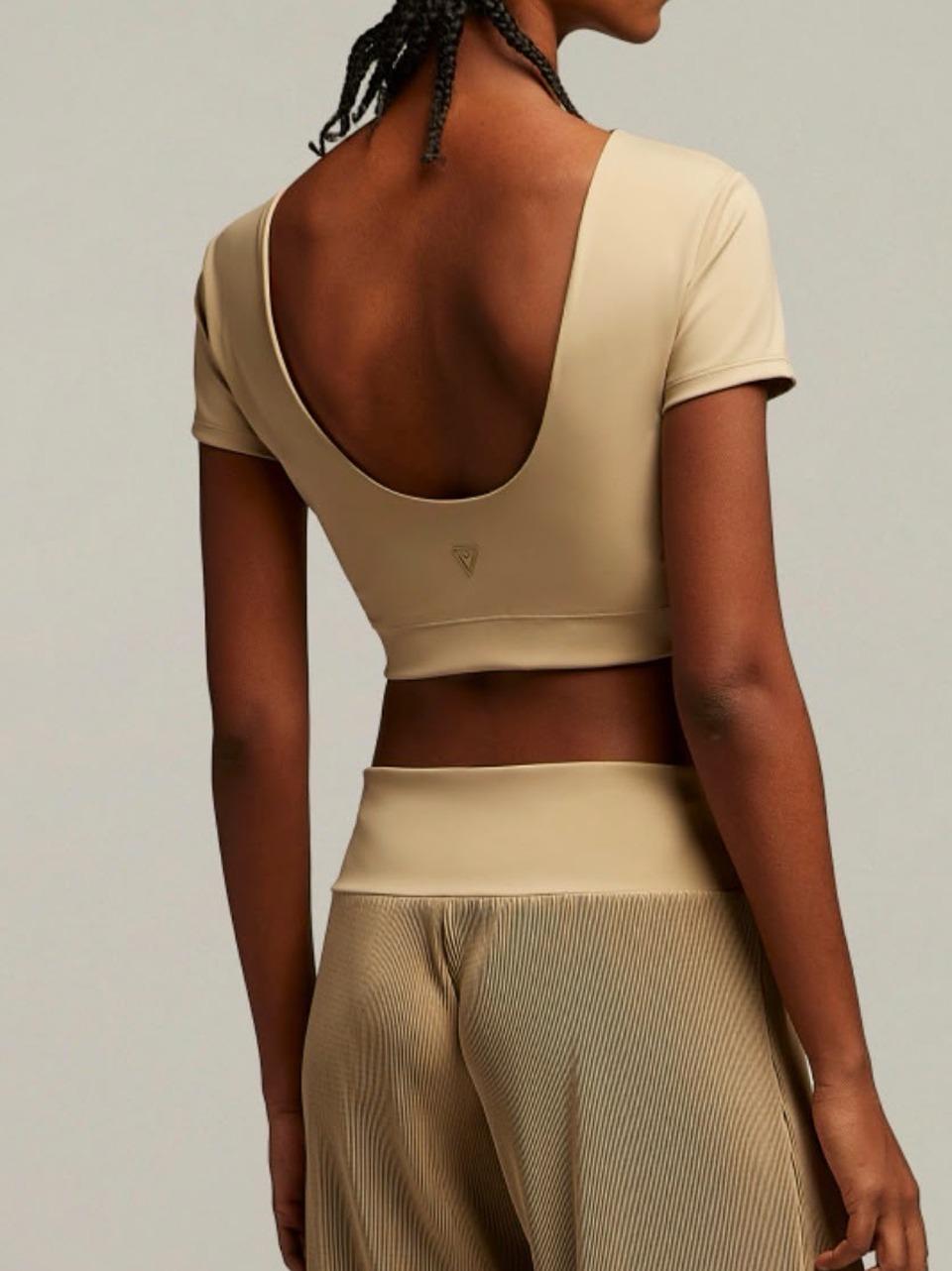 top cropped EMILY NATU MACRON