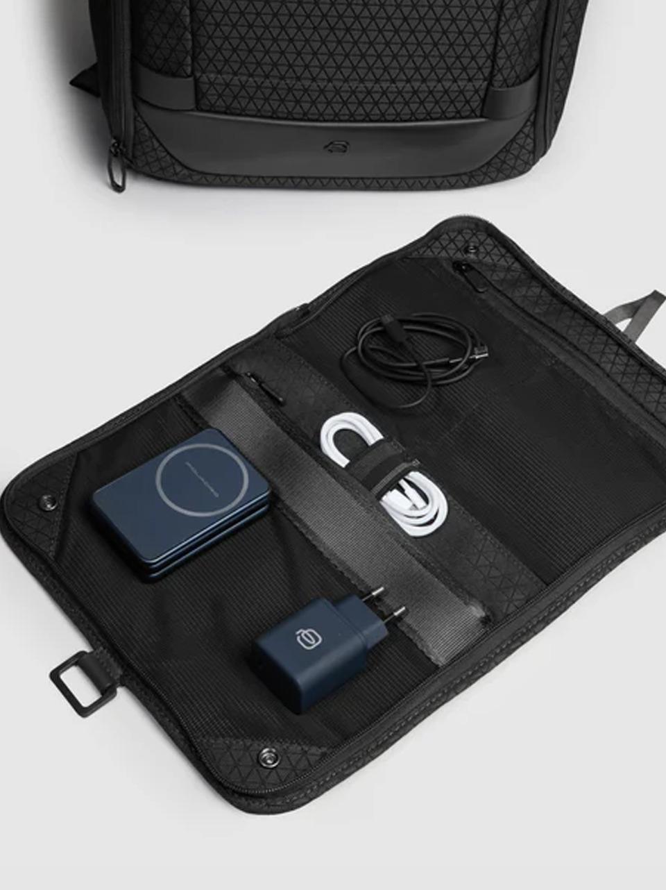 zaino convertibile 15,6'' espandibile CA6829W139 NERO PIQUADRO