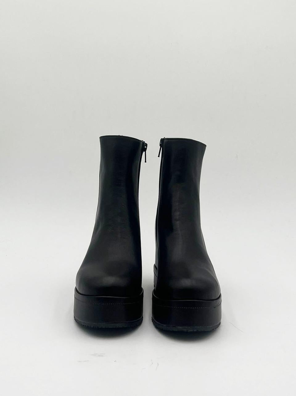 stivaletto con zip e zeppa interna con fondo fasciato DI25-185 NERO MICHAEL DASS