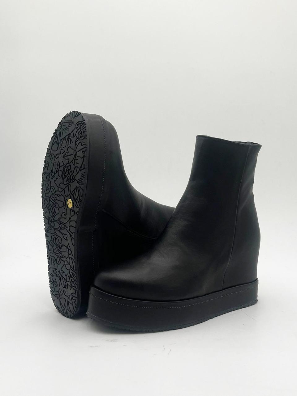 stivaletto con zip e zeppa interna con fondo fasciato DI25-185 NERO MICHAEL DASS