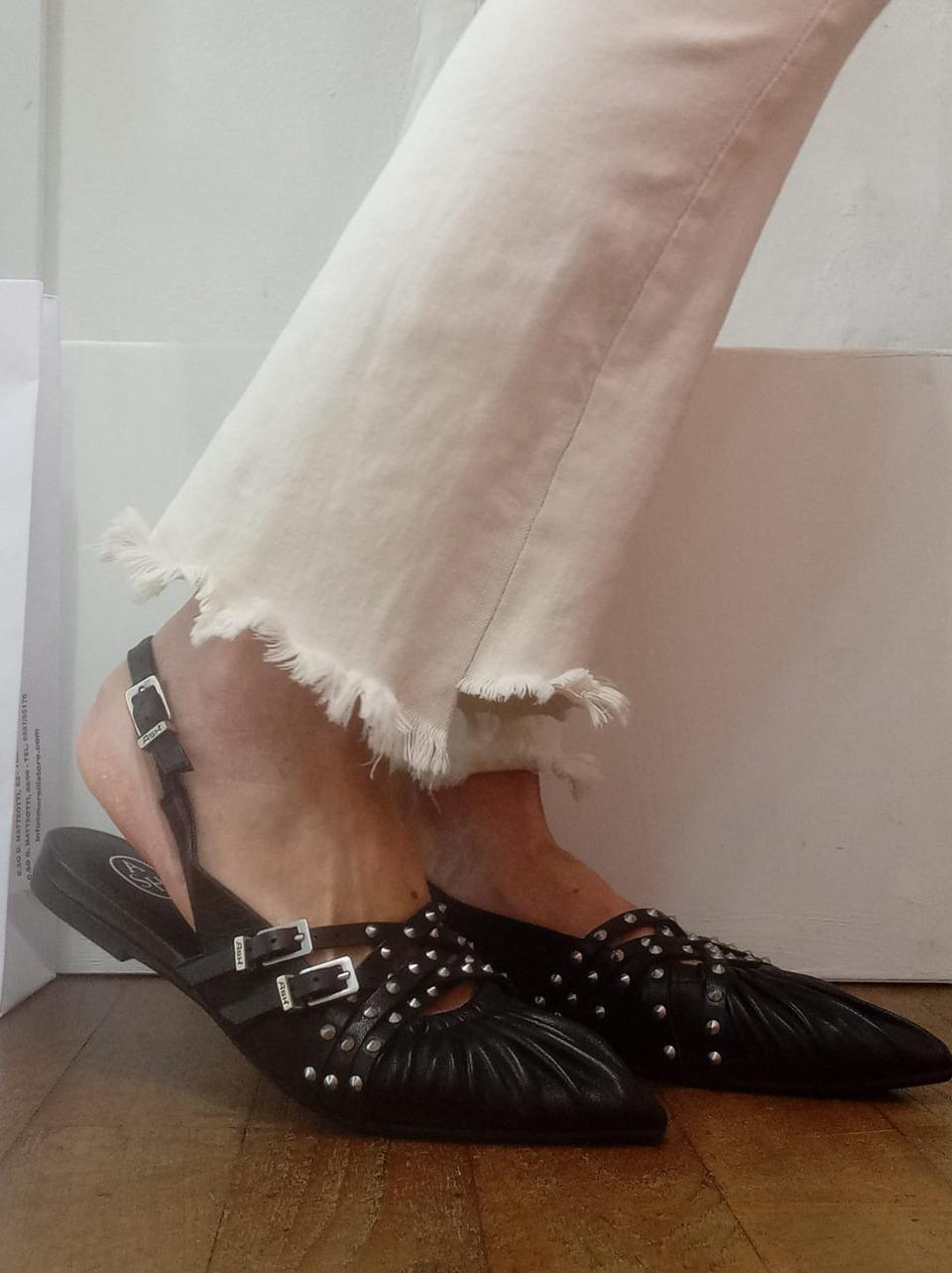 chanel flat con borchiette BIANCA NERO ASH