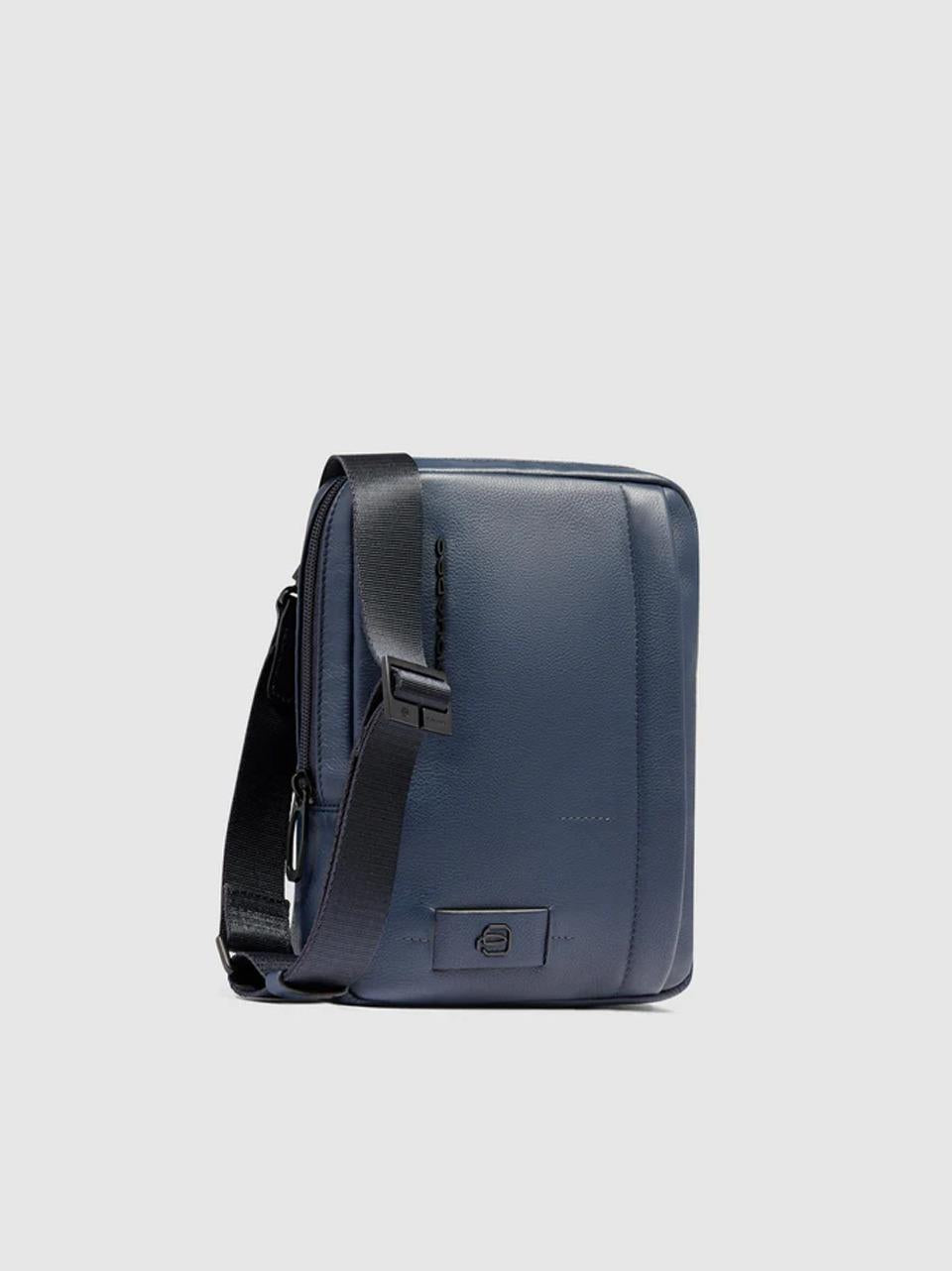 tracolla zip verticale piccola CA3084W137 BLU PIQUADRO