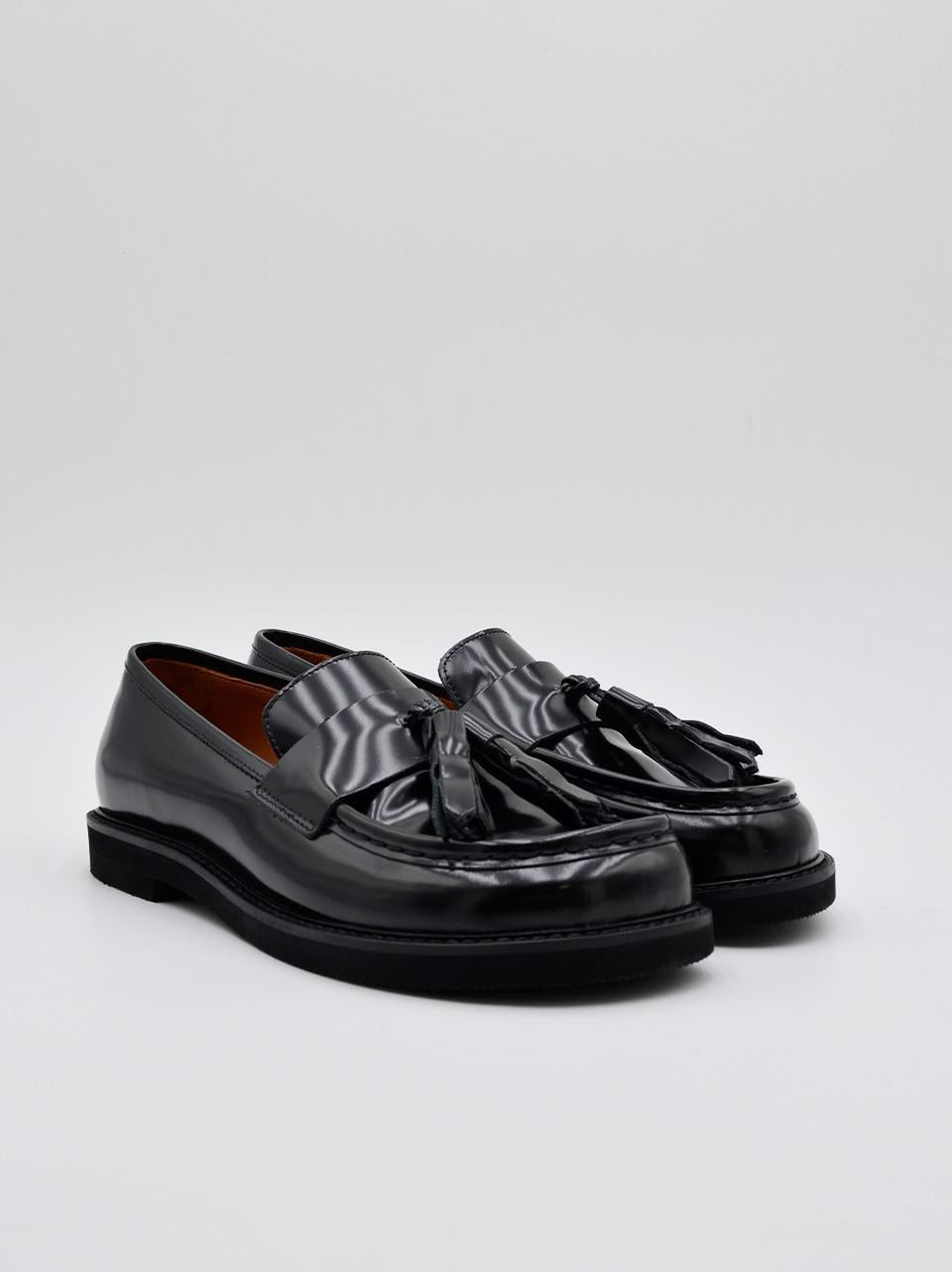 mocassino con nappine forma a piede 9714 NERO MAT:20