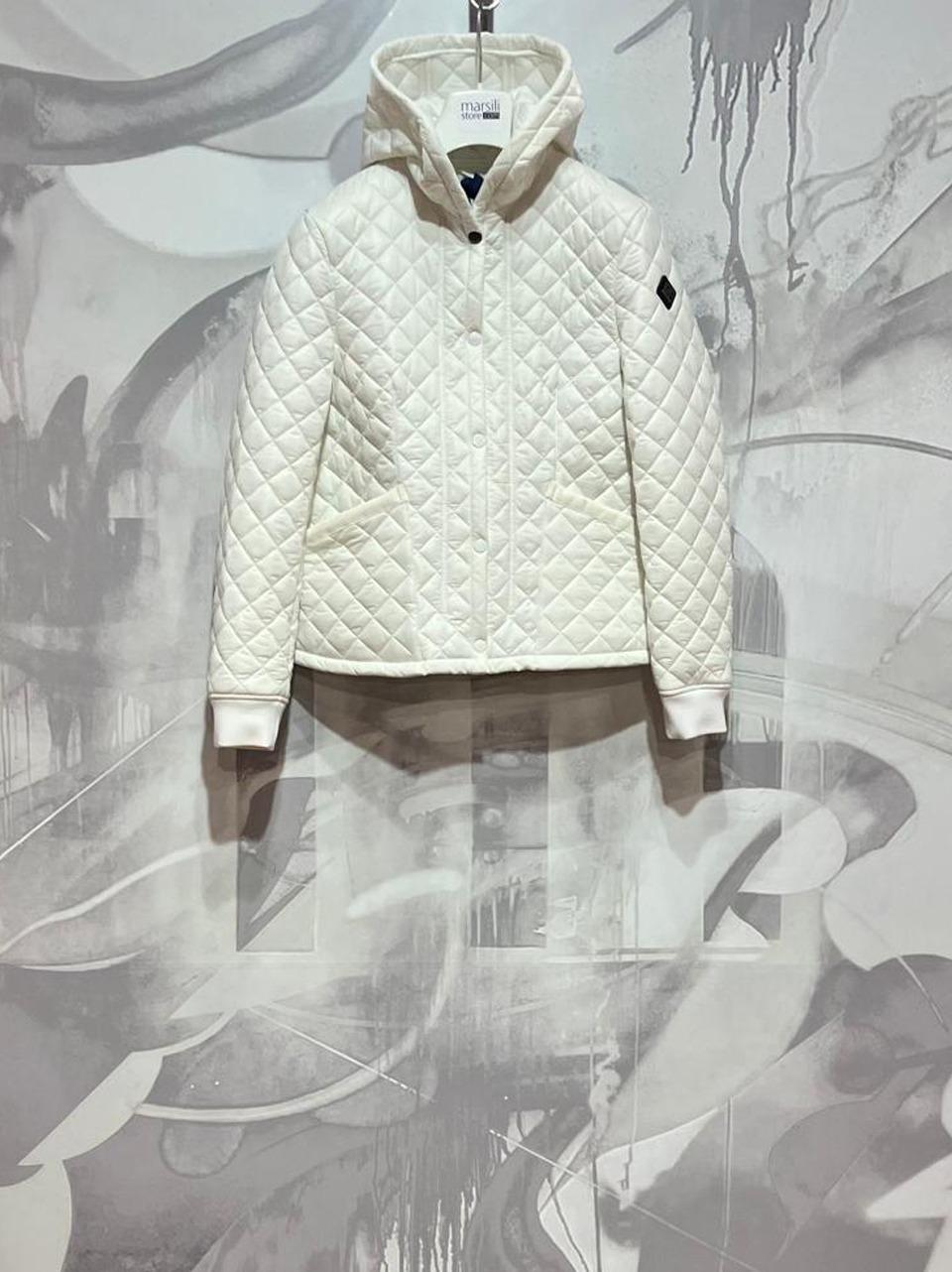 giacca con cappuccio trapuntato W0030 H0060 MILK