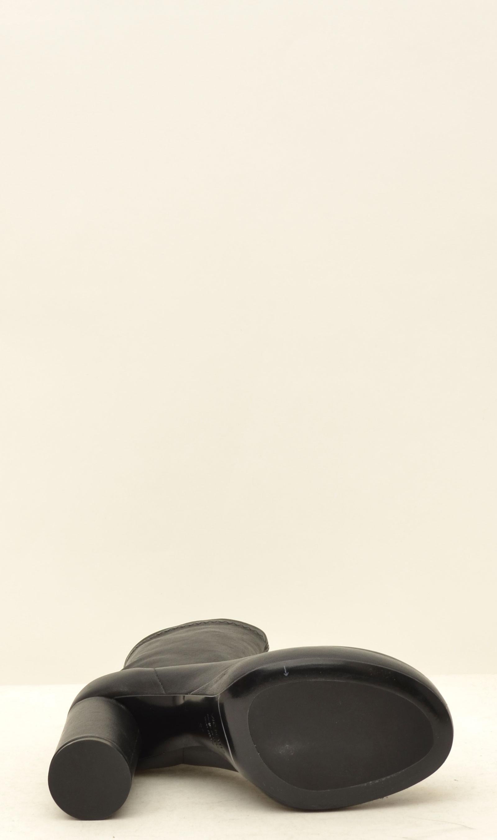 1B5208DB14W330101 BLACK VIC MATIE'