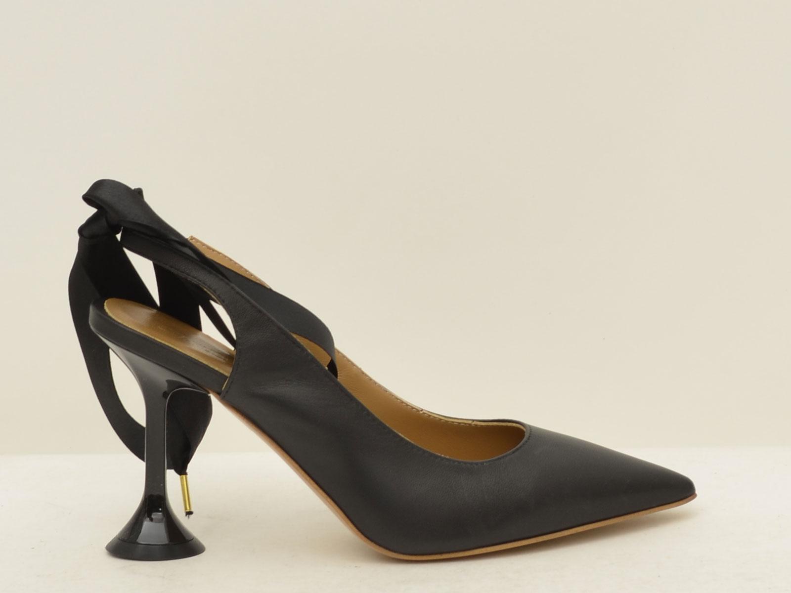 457-11-P084 BLACK EMANUELLE VEE