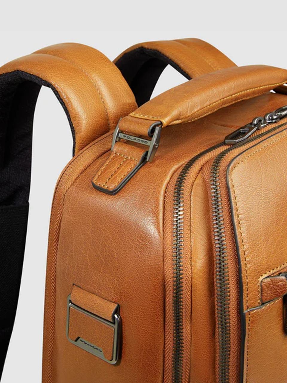 zaino 14'' in pelle bufalo CA7021S141 BEIGE PIQUADRO