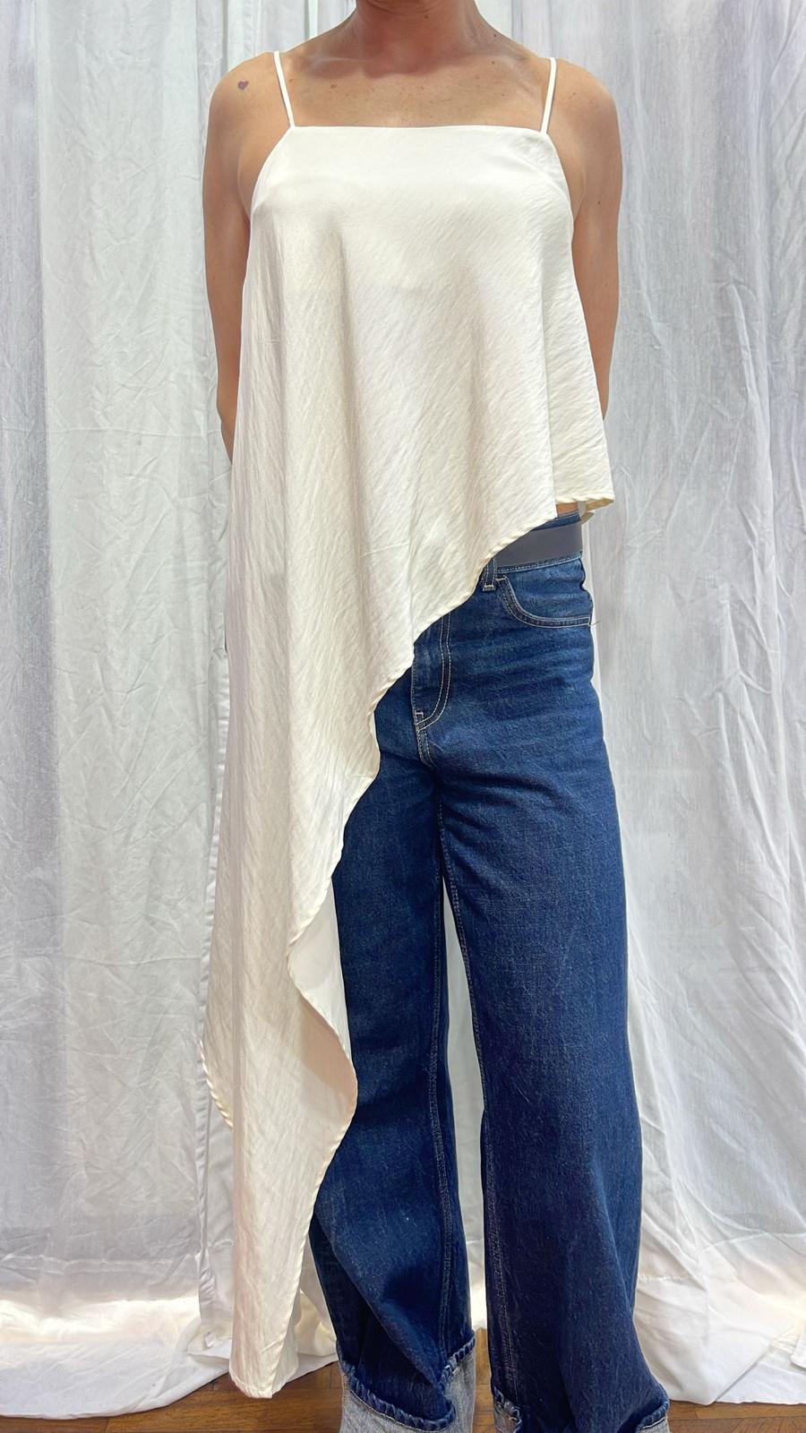 top asimmetrico con coda 0019 A ELEh