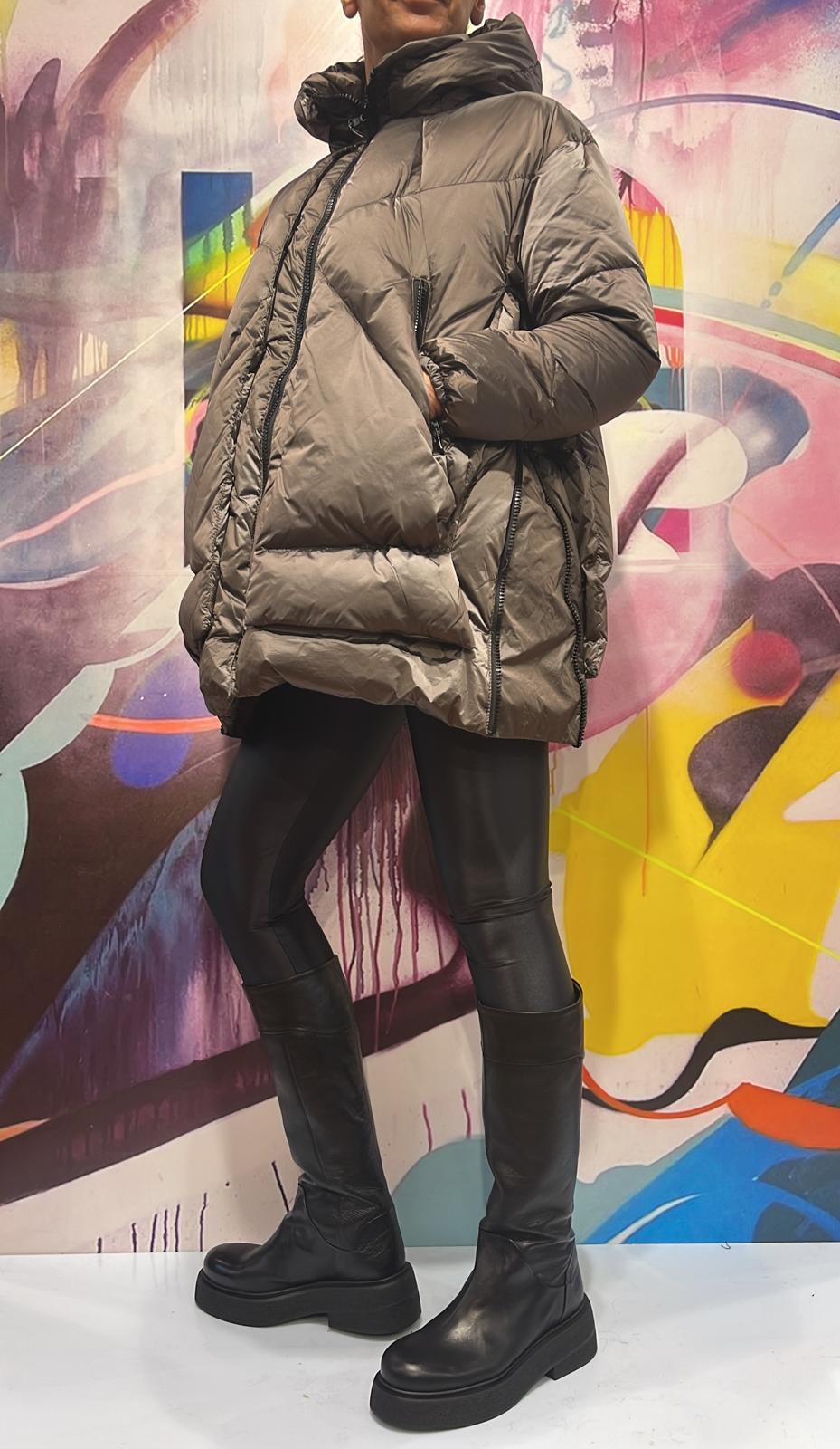 G220410WDN TAU CANADIAN