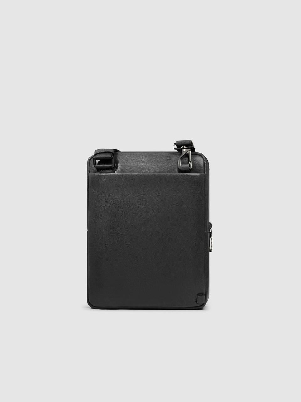 tracolla verticale in pelle bufalo CA7031S141 NERO PIQUADRO
