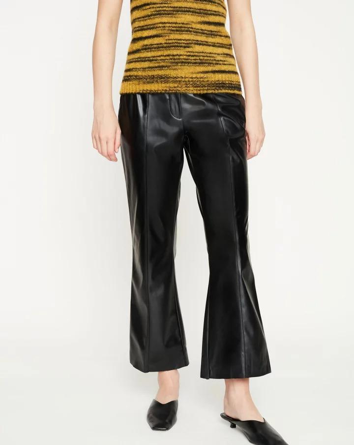 PA017 09900990 ATTIC AND BARN