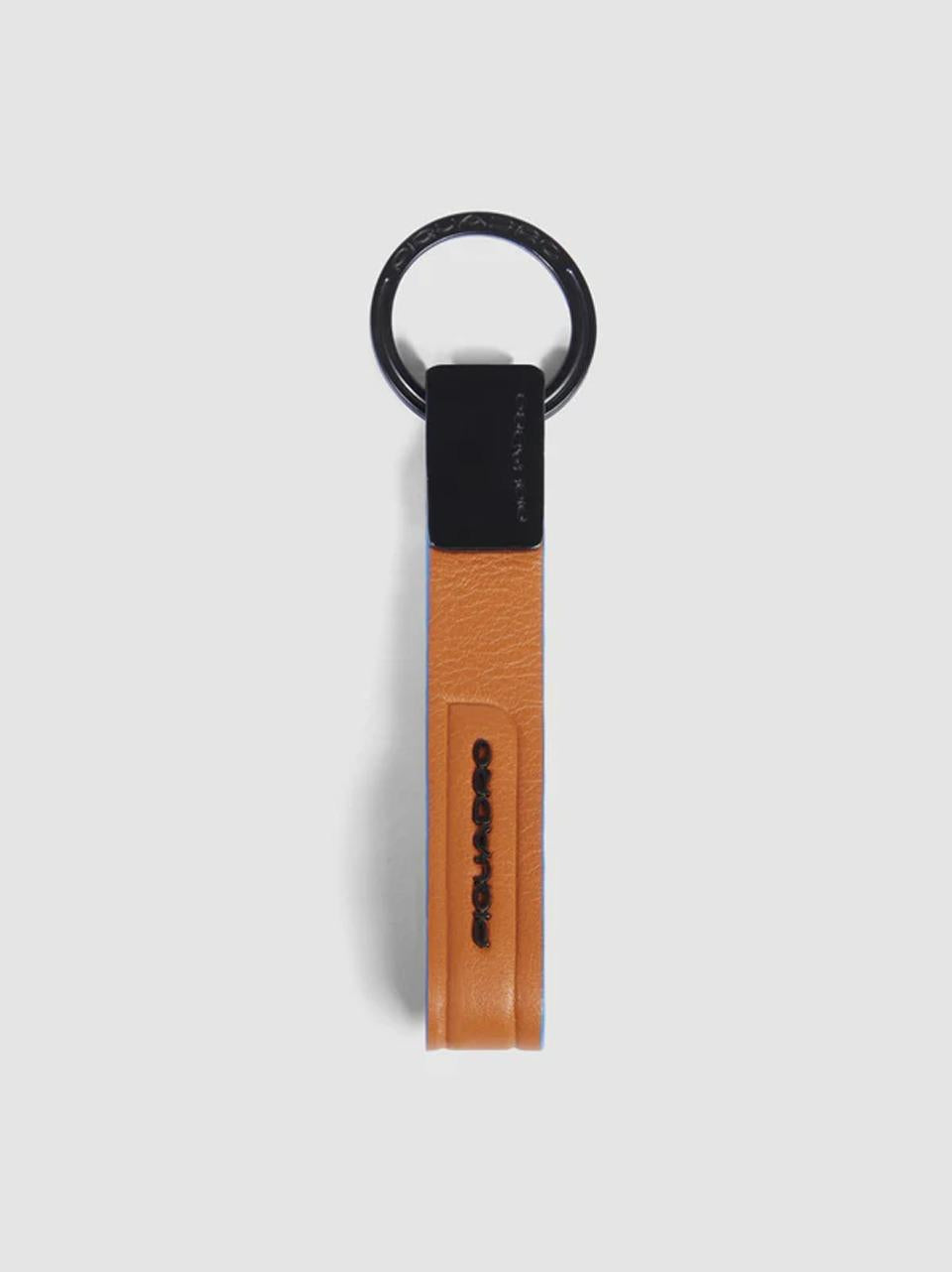 portachiavi con anello PC4855S138 ARANCIO PIQUADRO