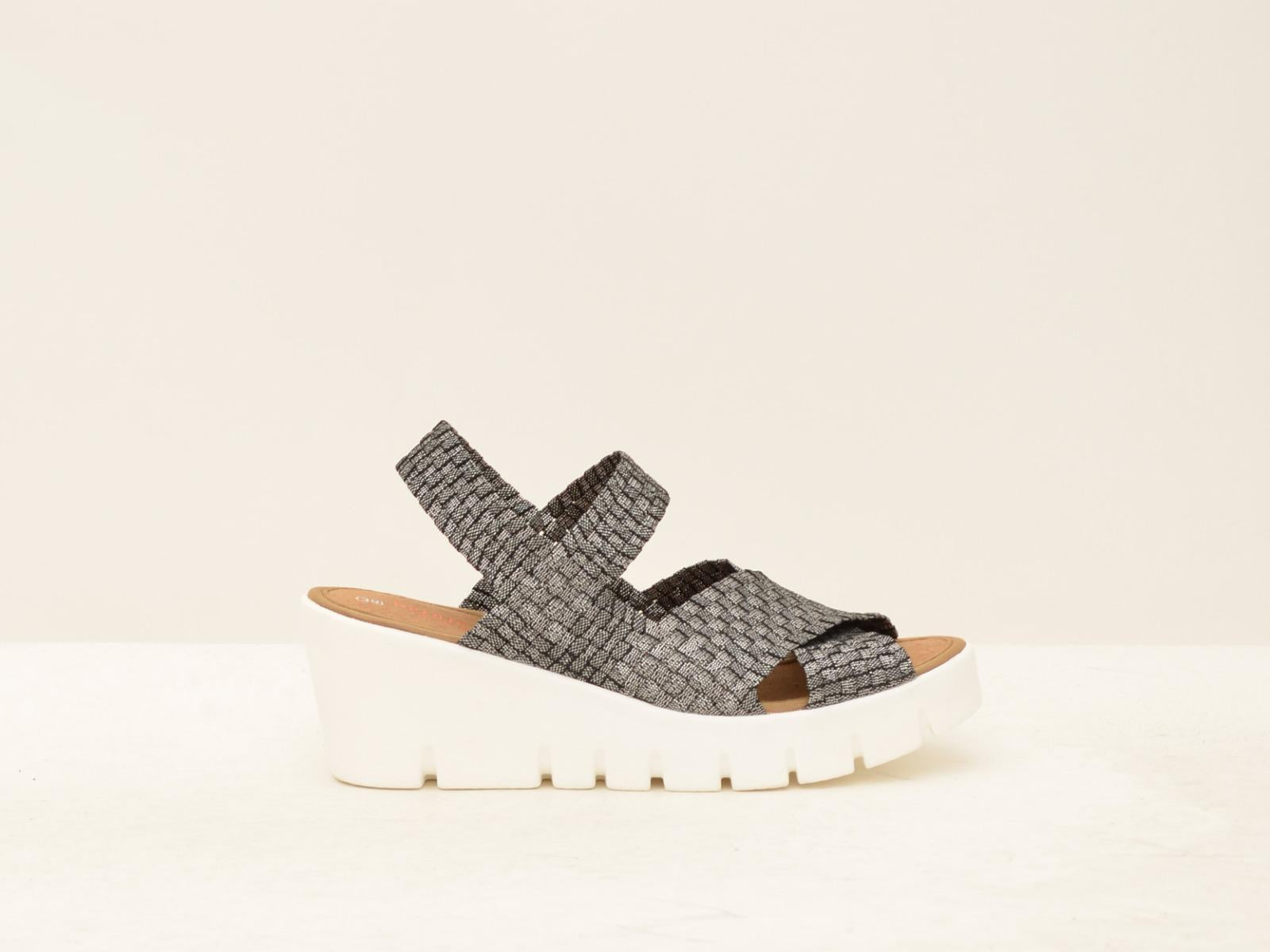 BUTTERCUP BLACK SHIMMER bernie mev