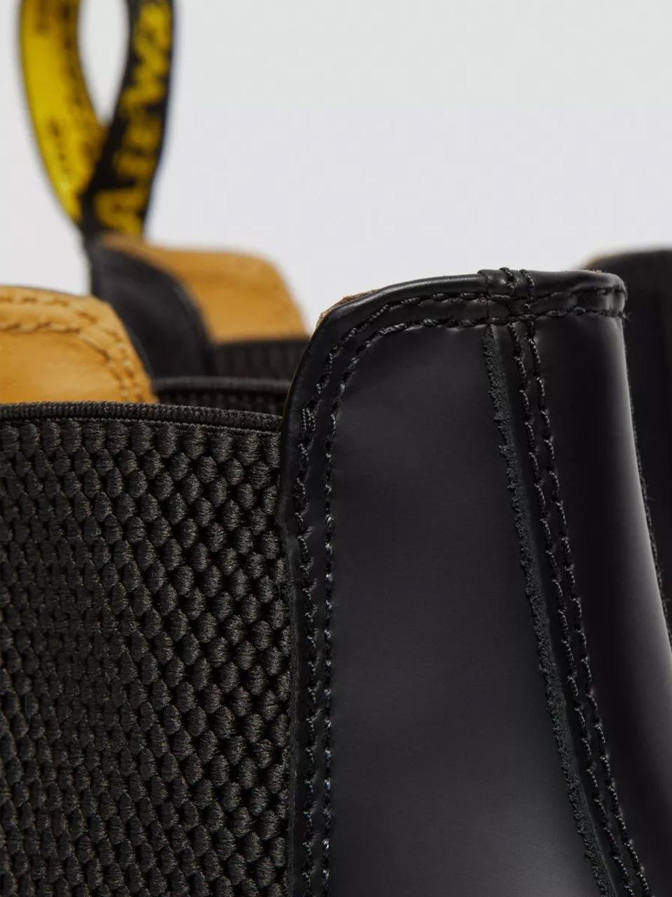 2976YS22227001 BLACK Dr Martens