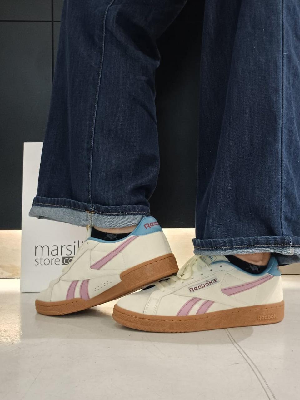 100244643 643 Reebok