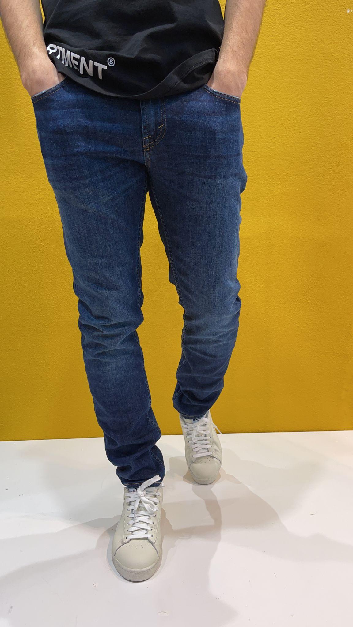 UP511 2DS0016 121 DS DEPARTMENT FIVE