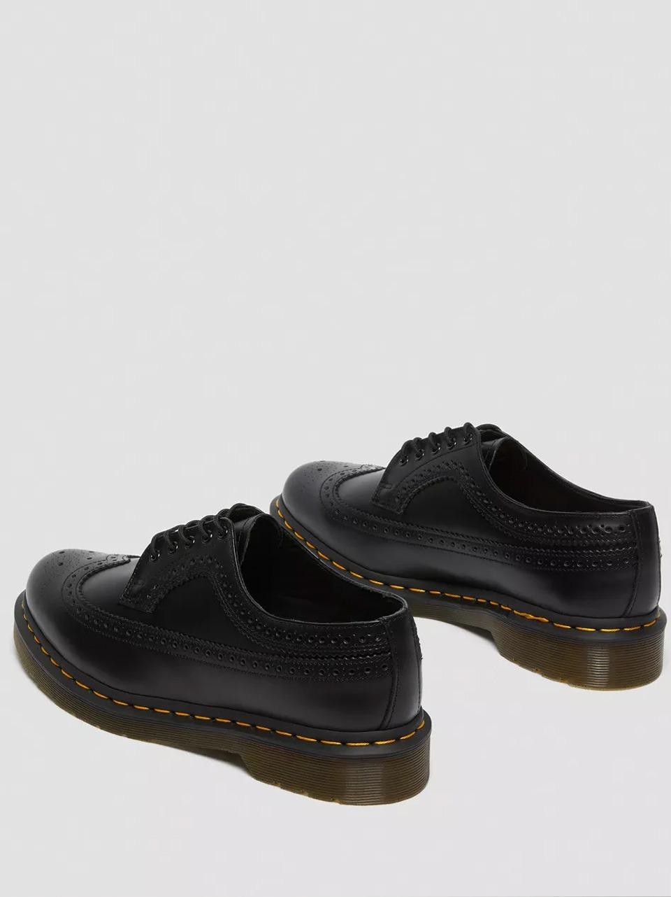 derby brogue cucitura gialla 3989YS222001 BLACK Dr Martens