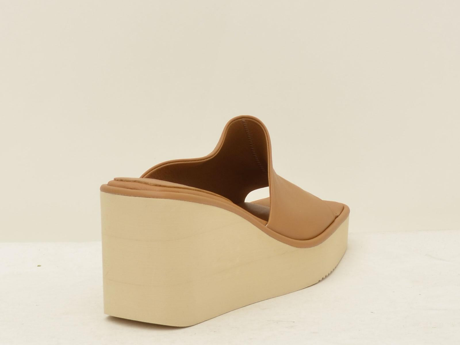 2235246 IZOLDA CAMEL EQUITARE