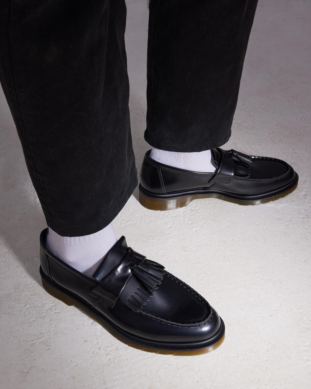 14573001ADRIAN BLACK Dr Martens