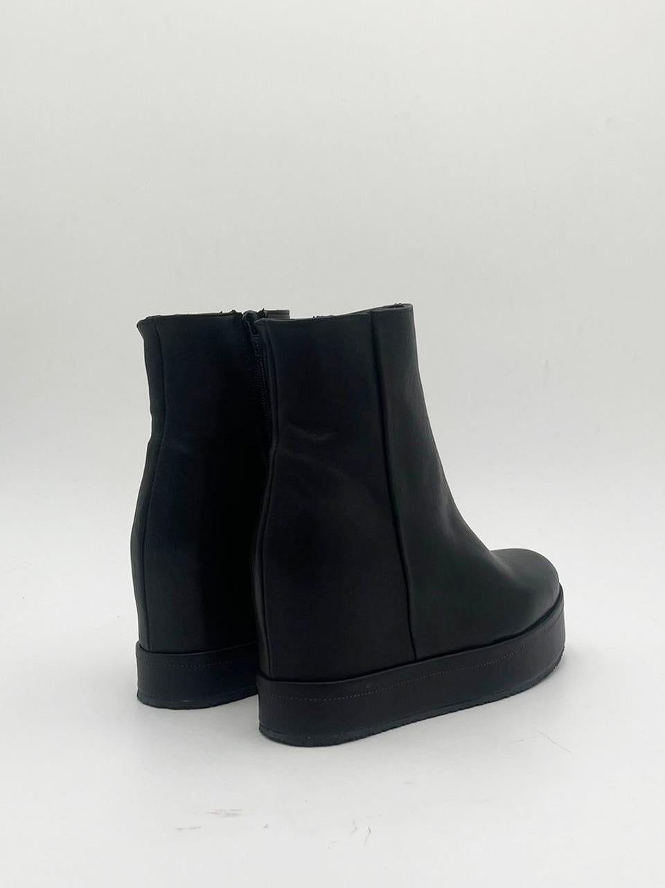 stivaletto con zip e zeppa interna con fondo fasciato DI25-185 NERO MICHAEL DASS