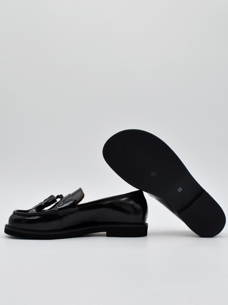 mocassino con nappine forma a piede 9714 NERO MAT:20