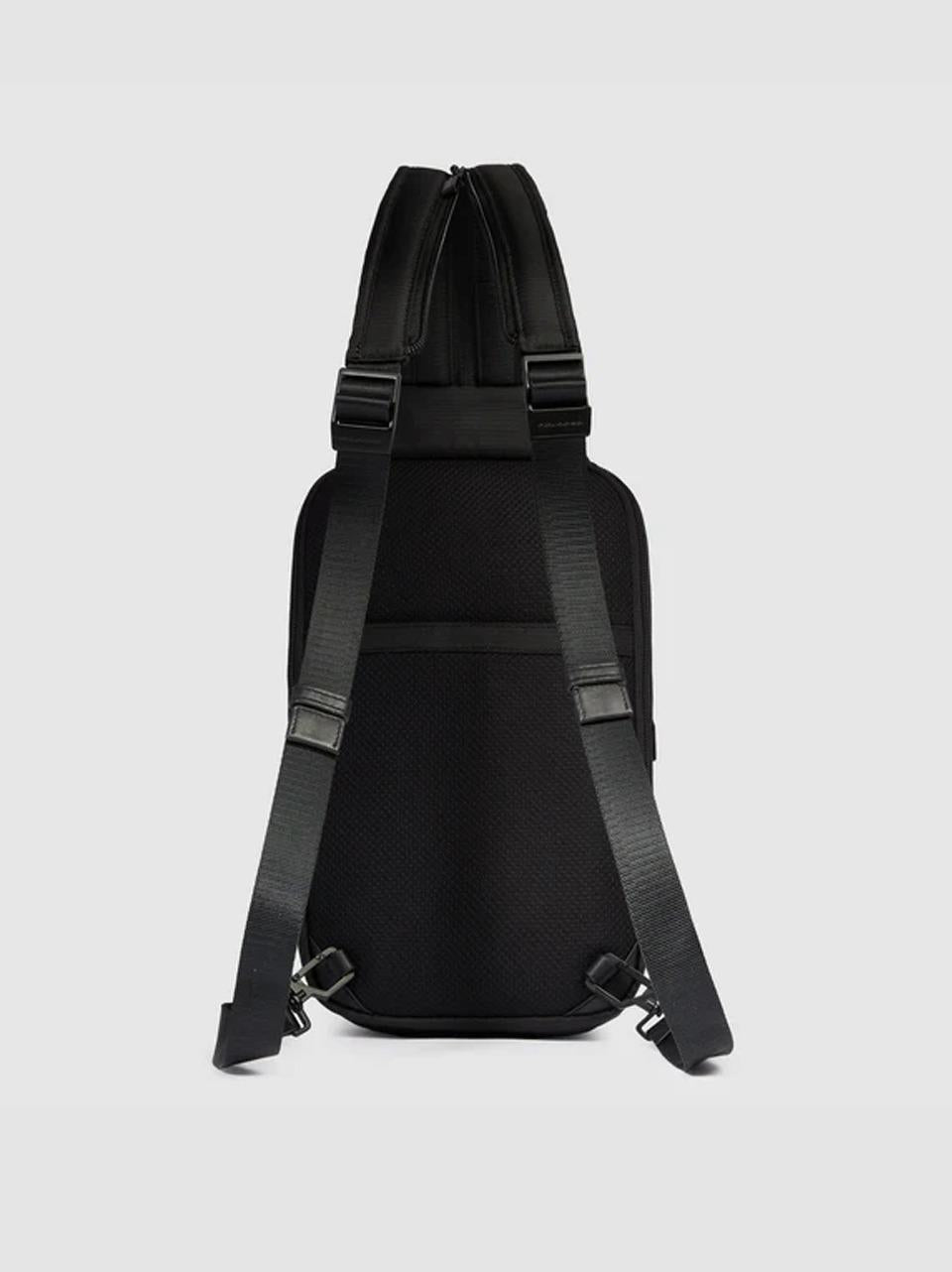 monospalla zainabile orion CA6625S136 NERO PIQUADRO