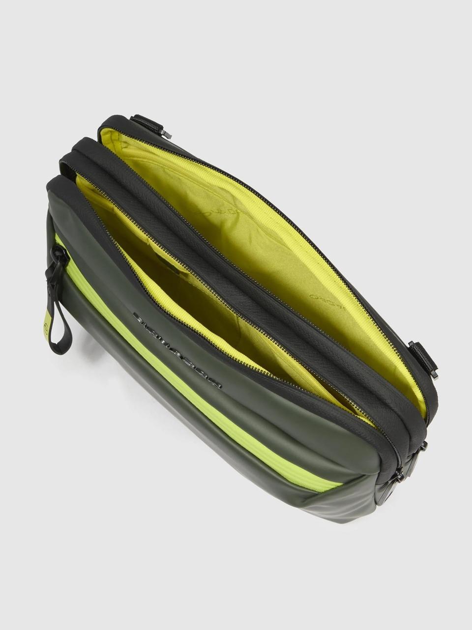 pochette\tracolla orizzontale gommata AC6492C2OW VERDE PIQUADRO