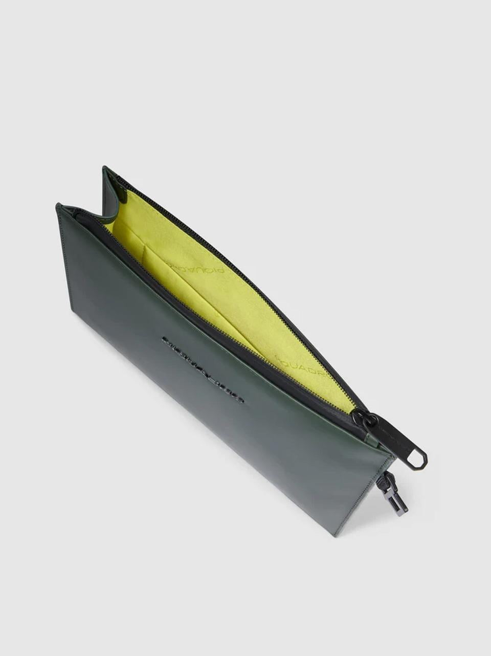 pochette C6833C2OW VERDE PIQUADRO