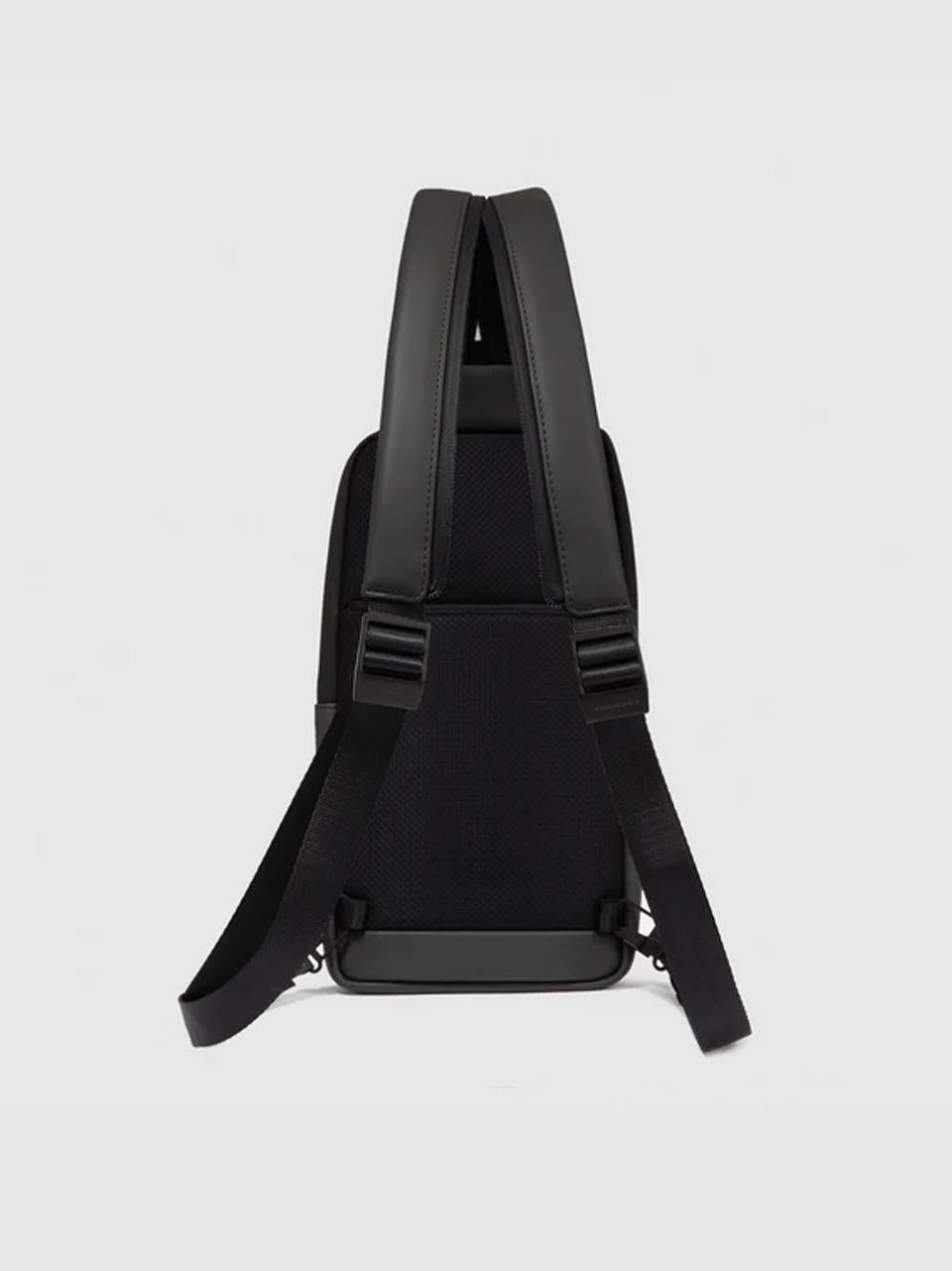 CA6466C20W NERO PIQUADRO