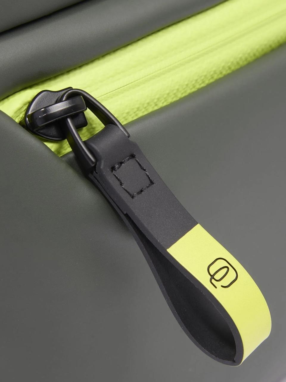 pochette\tracolla orizzontale gommata AC6492C2OW VERDE PIQUADRO