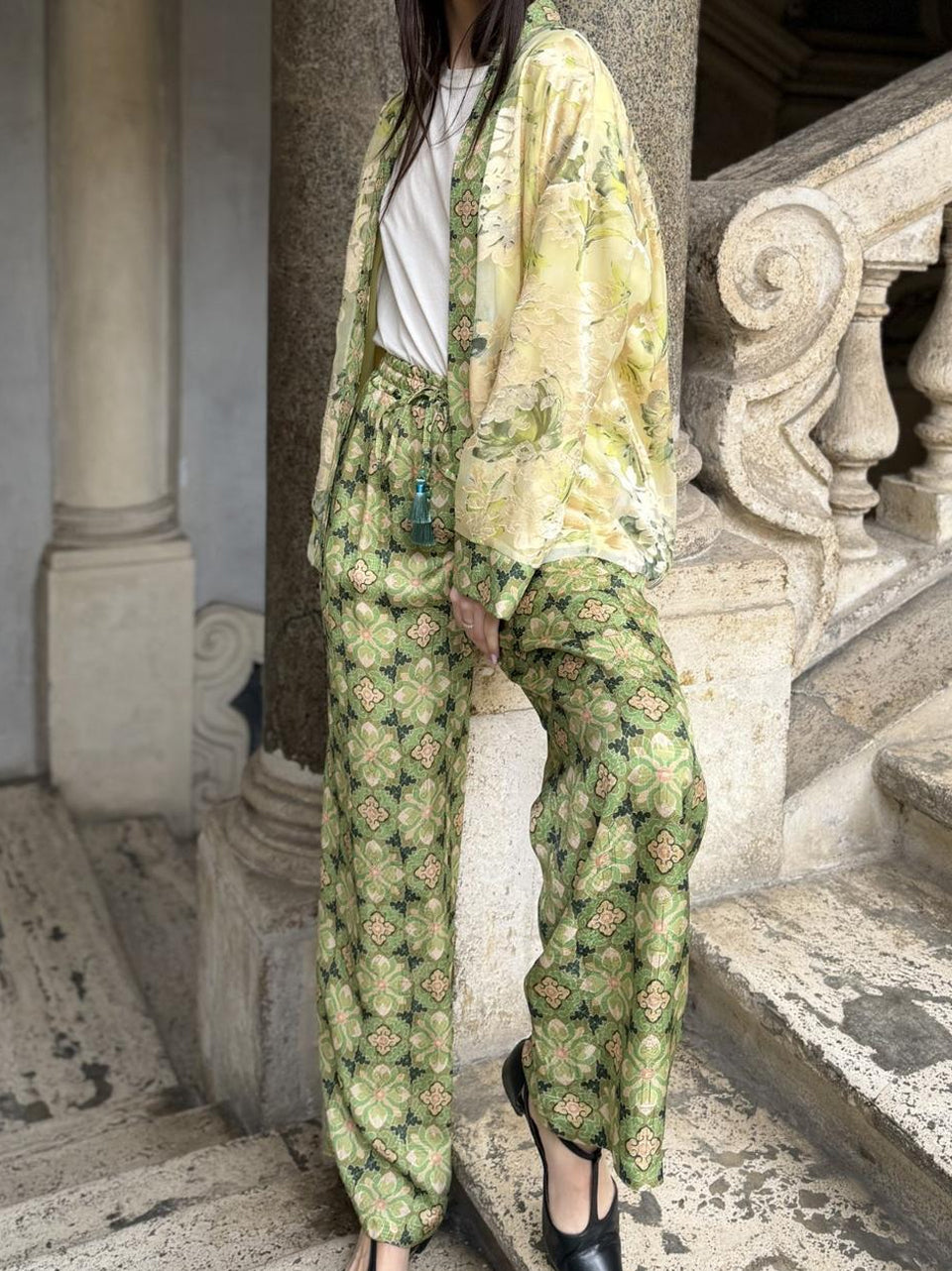 pantalone fluido fantasia floreale