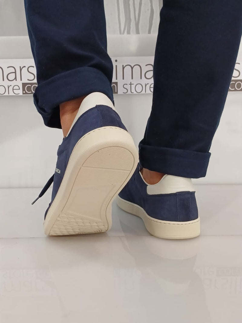 sneakers swing court
