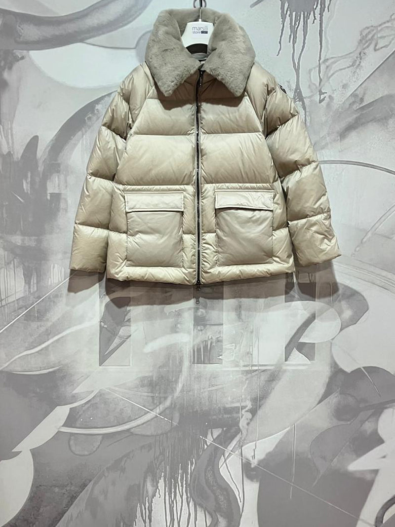 PIUMINO CON COLLO IN PELLICIA BEIGE