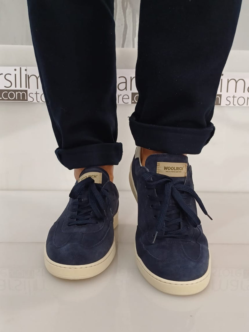 sneakers swing court