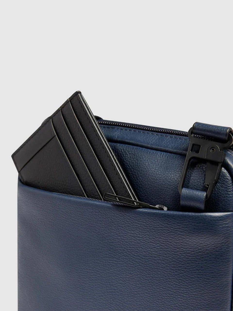 tracolla zip verticale piccola CA3084W137 BLU PIQUADRO 