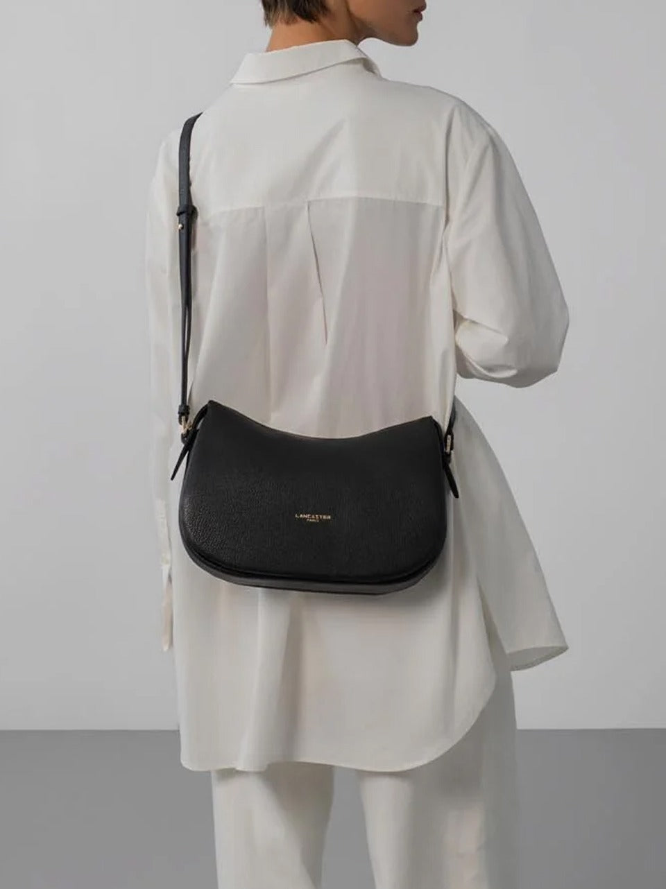 borsa a spalla con zip e 3 soffietti 529-95 NERO LANCASTER 