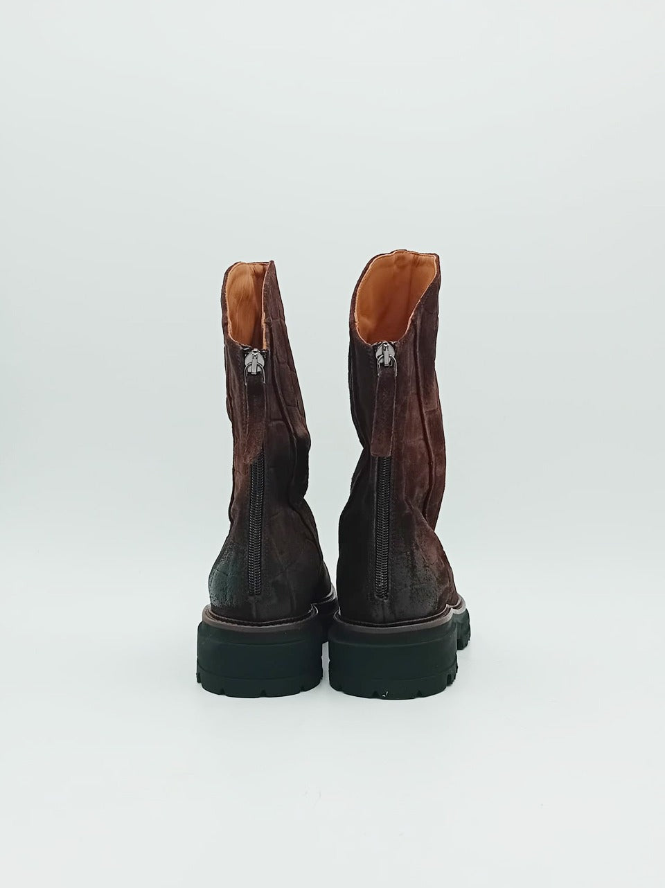 stivaletto suola track con zip posteriore B258 CROCSTESTA DI MORO MAT:20 