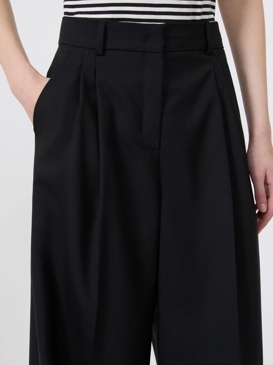 pantalone tela lana pinces OVVIO N WEEKEND  Max Mara 