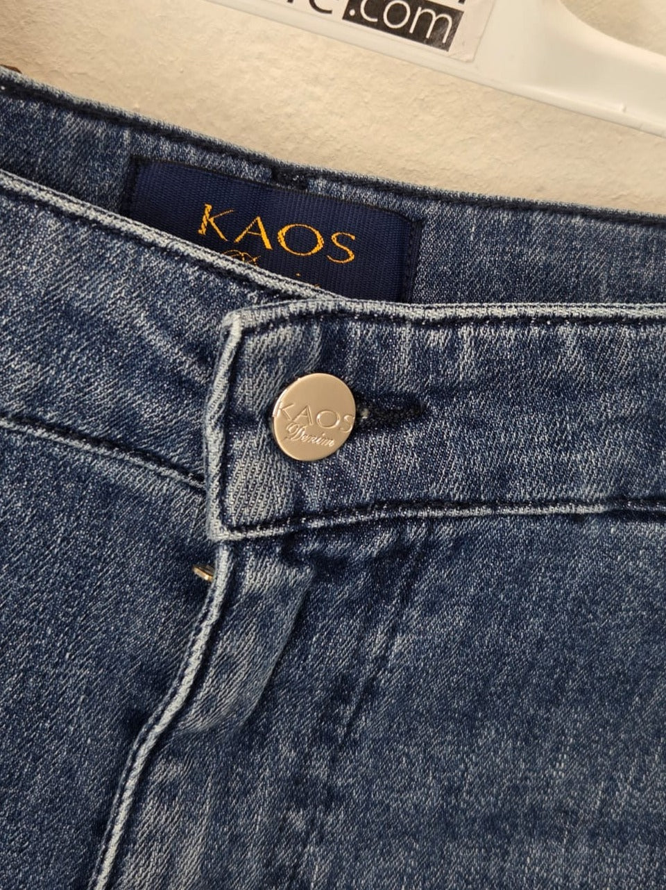 bermuda in denim 6MG018 D KAOS 