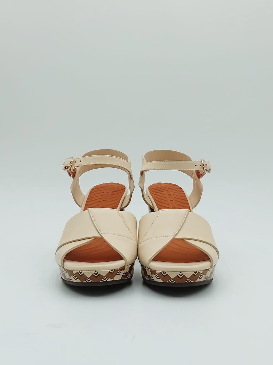  CM KIELA SCALA CUERO CHIE MIHARA 