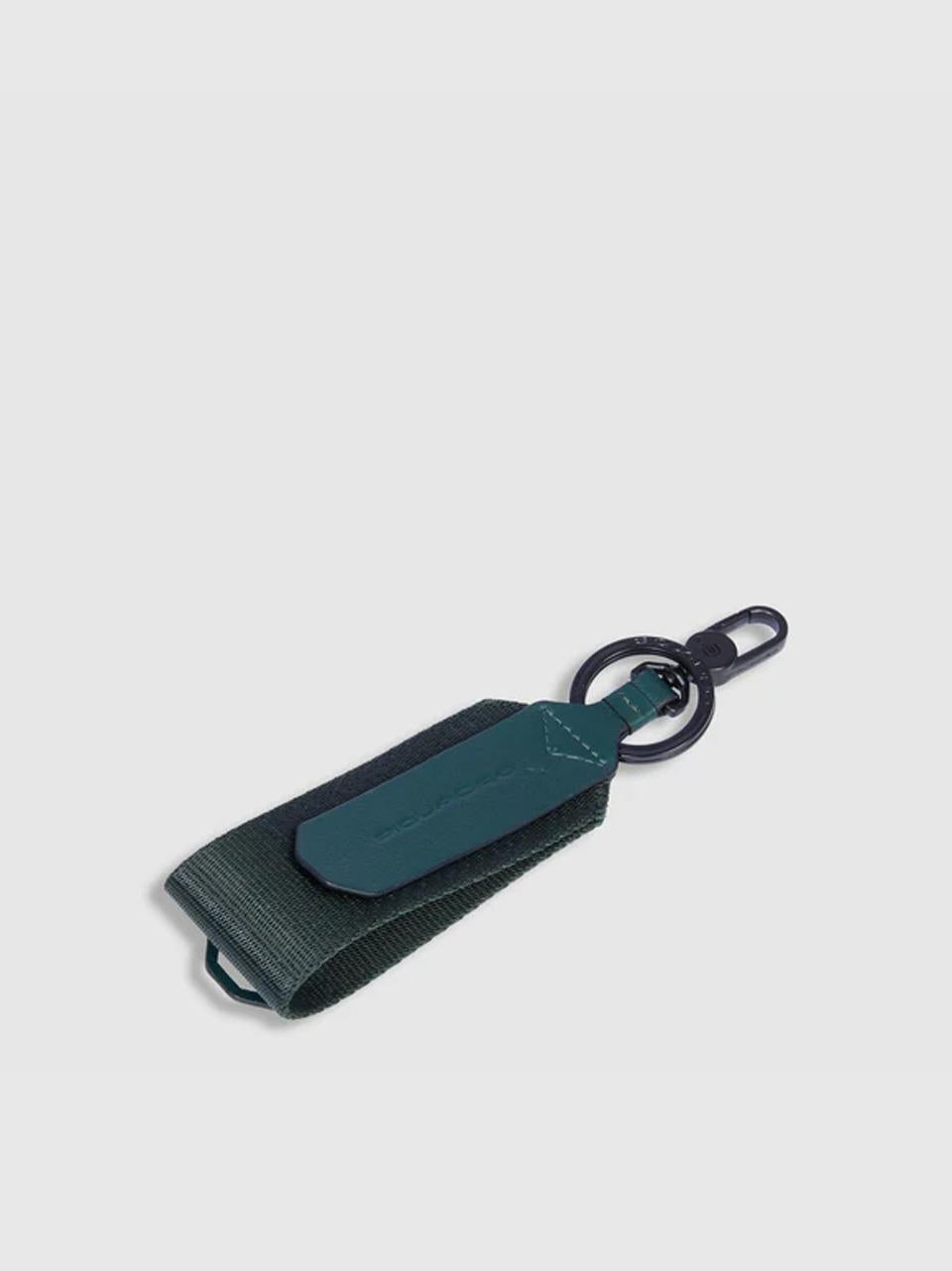 portachiavi con anello  nylon pelle vegana AC6708S137 VERDE PIQUADRO 